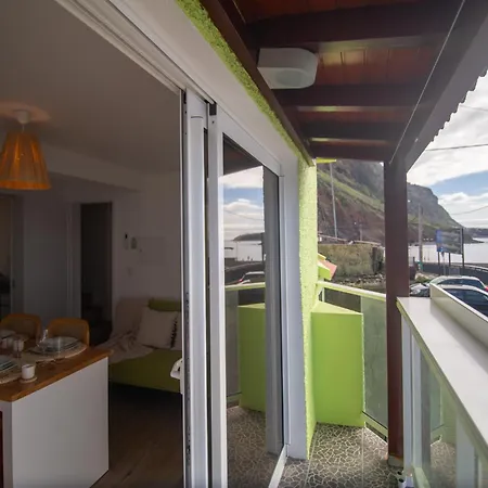 Wave Shadows House Oceanfront - Floor Apartment