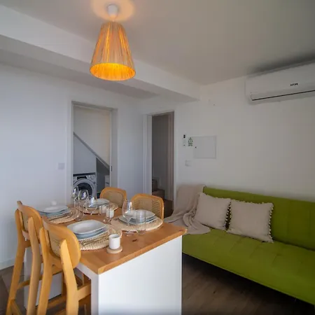 Wave Shadows House Oceanfront - Floor Apartament