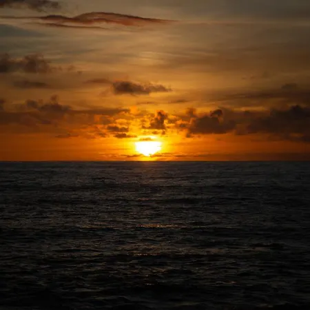 Wave Shadows House Oceanfront - Floor *
